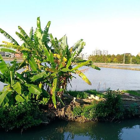 Breadtree Homestay Wujie Buitenkant foto