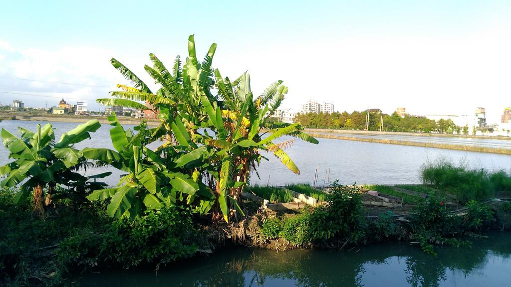 Breadtree Homestay Wujie Buitenkant foto